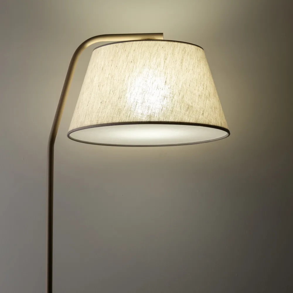 Lampade Da Terra-Selezionato da Mazzolaluce Piantana sabbia piccolo arco metallo paralume tessuto lino
