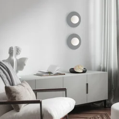 Plafoniere Moderne-Selezionato da Mazzolaluce Piccola plafoniera moderna con sfera vetro bianco