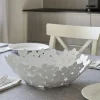 Soprammobili Moderni-Selezionato da Mazzolaluce Piccolo centrotavola design fiori di loto cucina moderna bianco marmo