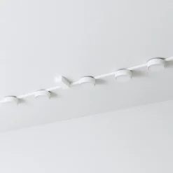 Plafoniere Moderne-Selezionato da Mazzolaluce Plafoniera bianca design gx53 led