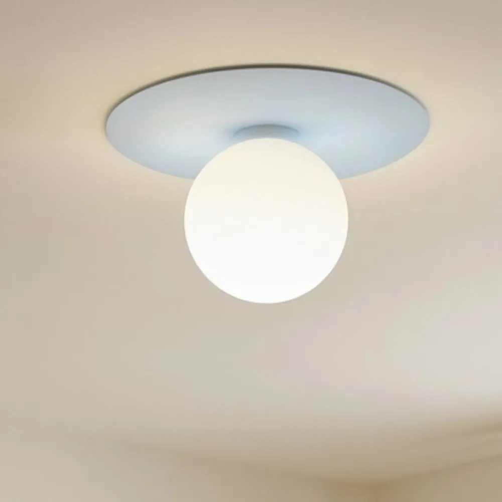 Plafoniere Moderne-Selezionato da Mazzolaluce Plafoniera celeste sfera vetro bianco per cameretta