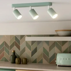 Plafoniere Moderne-Selezionato da Mazzolaluce Plafoniera colore verde menta con 3 faretti orientabili