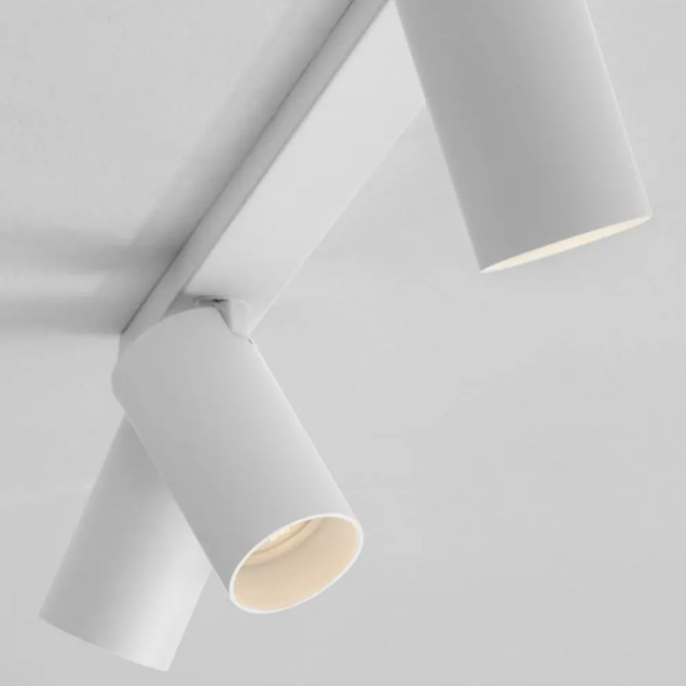 Plafoniere Moderne-Selezionato da Mazzolaluce Plafoniera con faretti bianca 3 luci orientabili gu10