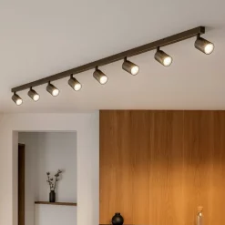 Plafoniere Moderne-Selezionato da Mazzolaluce Plafoniera con faretti orientabili per isola cucina moderna