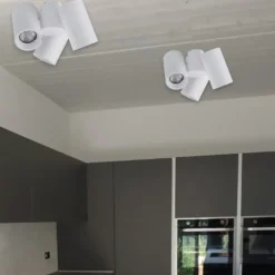 Plafoniere Moderne-Selezionato da Mazzolaluce Plafoniera da cucina con 3 luci orientabili