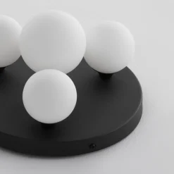 Plafoniere Moderne-Selezionato da Mazzolaluce Plafoniera da cucina moderna nera sfere bianche