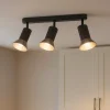 Plafoniere Moderne-Selezionato da Mazzolaluce Plafoniera da cucina moderna con 3 faretti orientabili
