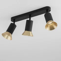 Plafoniere Moderne-Selezionato da Mazzolaluce Plafoniera da cucina moderna con faretti colore nero e oro