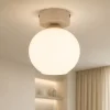 Plafoniere Moderne-Selezionato da Mazzolaluce Plafoniera lampada da soffitto in legno sfera di vetro bianco