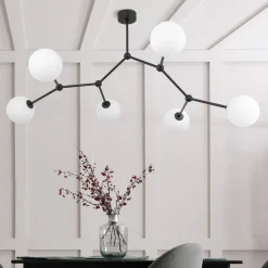 Plafoniere Moderne-Selezionato da Mazzolaluce Plafoniera moderna per salotto nero 6 bocce bianche