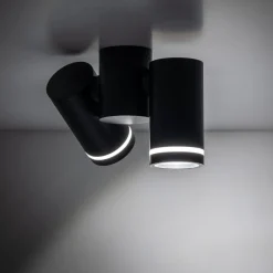 Plafoniere Moderne-Selezionato da Mazzolaluce Plafoniera nera da cucina con faretti orientabili da soffitto