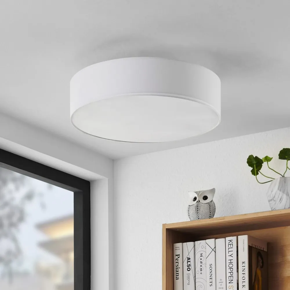 Plafoniere Moderne-Selezionato da Mazzolaluce Plafoniera per camera da letto tessuto cilindro stoffa bianca