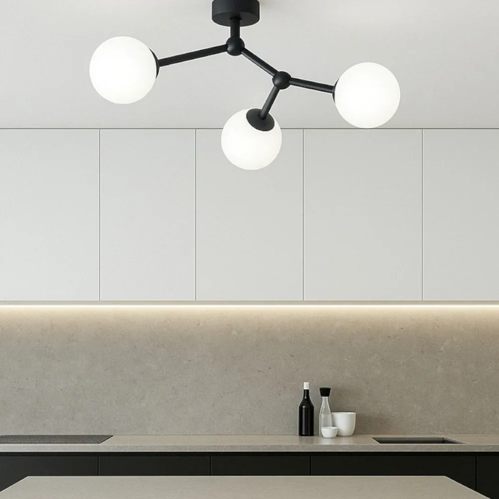 Plafoniere Moderne-Selezionato da Mazzolaluce Plafoniera per cucina moderna nero 3 bocce bianche