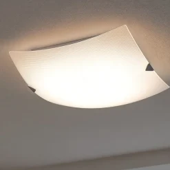 Plafoniere Moderne-Selezionato da Mazzolaluce Plafoniera quadrata per cucina in vetro bianco satinato
