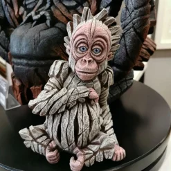 Soprammobili Moderni-Selezionato da Mazzolaluce Scultura cucciolo orango tango albino edge sculture