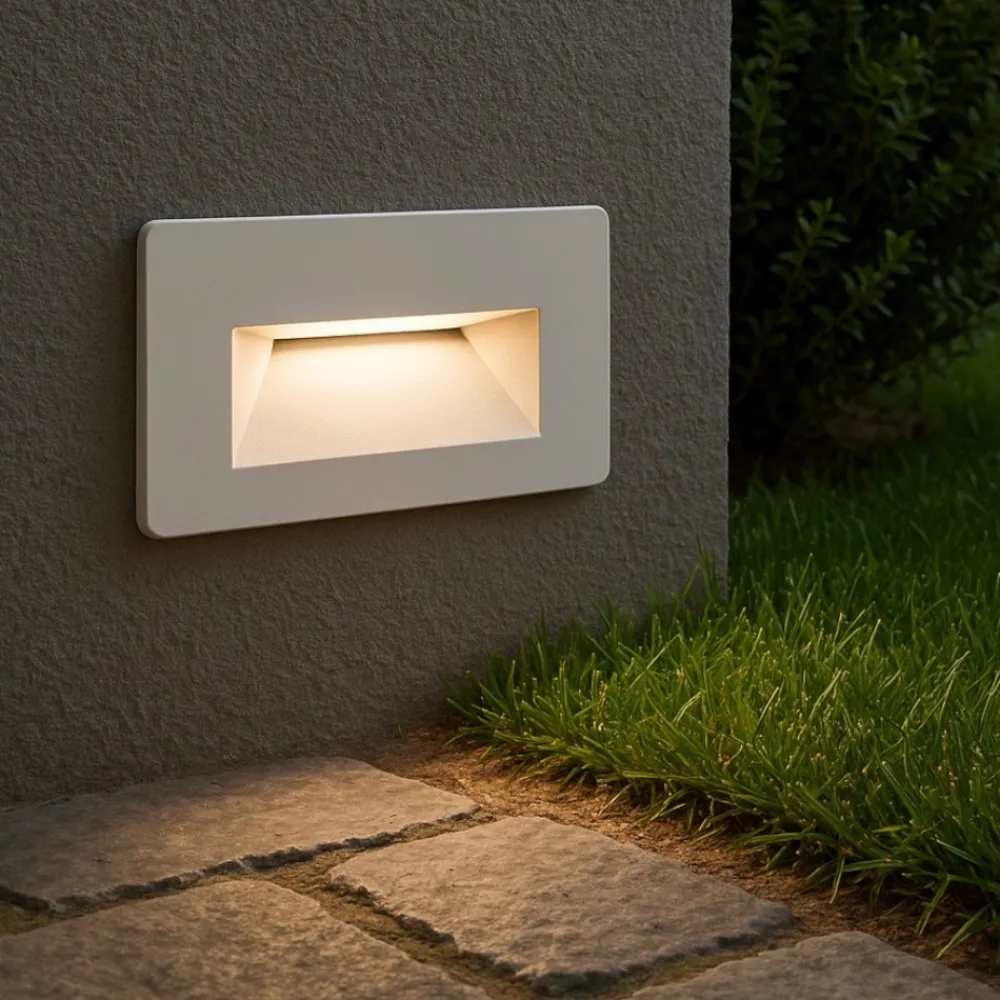Segnapasso Led-Selezionato da Mazzolaluce Segnapasso bianco da incasso per esterno led 1.5w 3000k