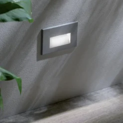 Segnapasso Led-Selezionato da Mazzolaluce Segnapasso da esterno a incasso a parete grafite led 3w 3000k