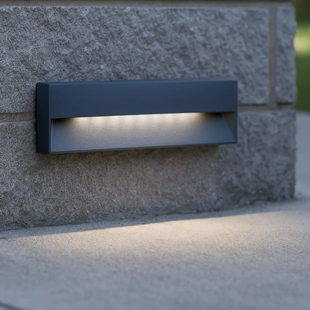 Segnapasso Led-Selezionato da Mazzolaluce Segnapasso da esterno grafite led 6w 3000k da incasso a parete ip65