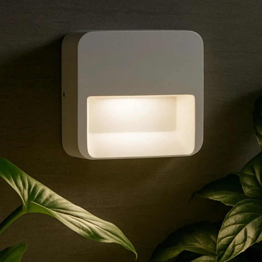 Segnapasso Led-Selezionato da Mazzolaluce Segnapasso da esterno quadrato bianco led 6w 3000k ip65