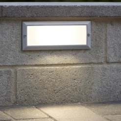 Segnapasso Led-Selezionato da Mazzolaluce Segnapasso led bianco da esterno per incasso parete 10w 3000k ip65