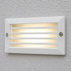 Segnapasso Led-Selezionato da Mazzolaluce Segnapasso led da esterno bianco per incasso a parete led 10w 3000k