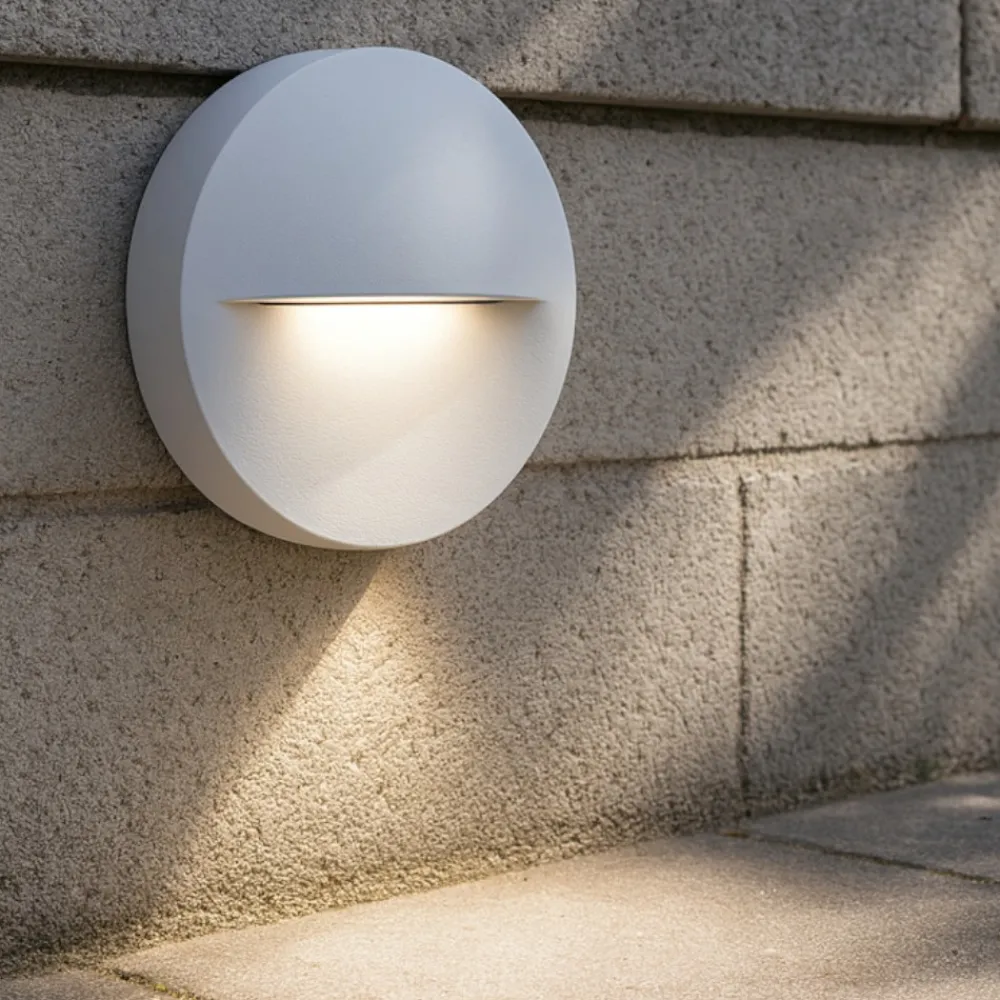 Segnapasso Led-Selezionato da Mazzolaluce Segnapasso led rotondo da incasso a parete bianco per esterno 8w 3000k