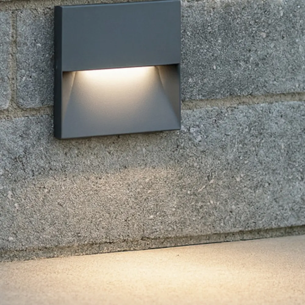 Segnapasso Led-Selezionato da Mazzolaluce Segnapasso quadrato led per esterno da incasso parete 8w 4000k ip65