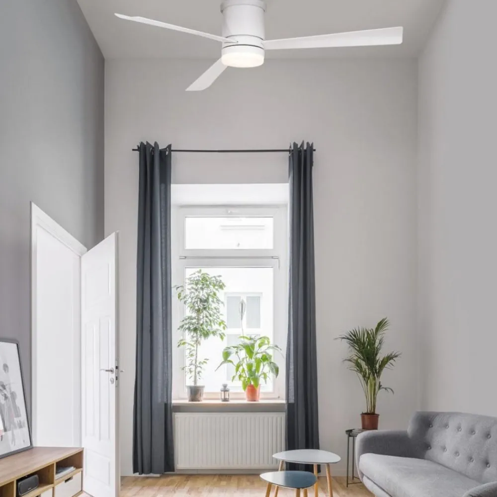 Ventilatori Da Soffitto-Selezionato da Mazzolaluce Ventilatore da soffitto tre pale bianco con luce telecomando